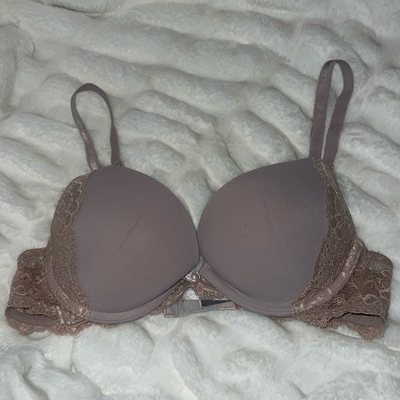 Victoria's Secret 34B push-up bra Beige with lace wings - Picture 1 of 5